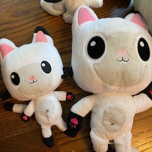 Gabby’s Dollhouse White and Pink Cat Plush Toy
